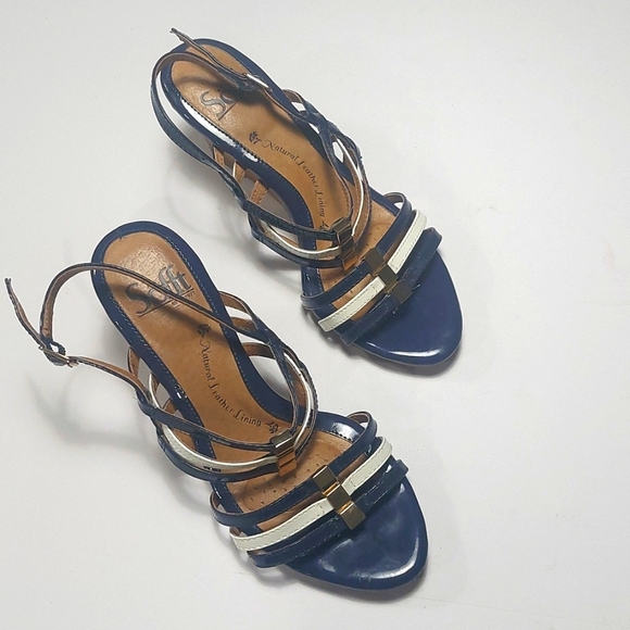 Sofft Woman's Posh Sandals Size 6 Navy Blue and White. - Picture 1 of 14